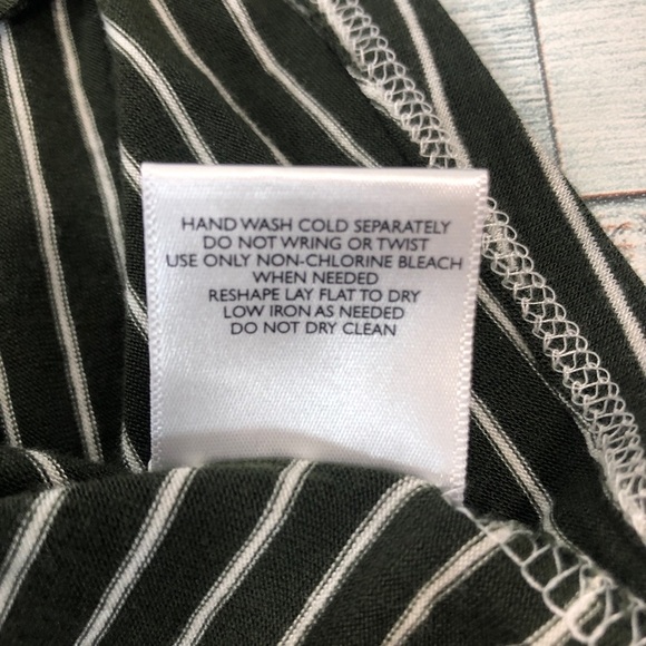 ModCloth 3/4 Sleeve Stripe V-Neck Top Medium - Picture 7 of 7